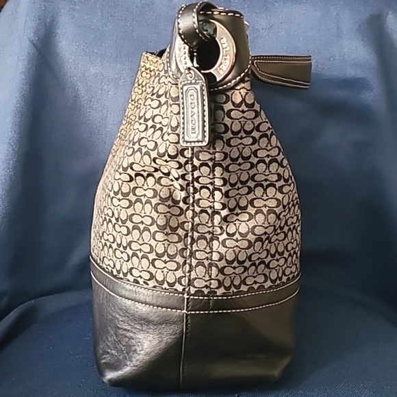 Coach - Signature monogram bucket bag and wristlet set - Picture 5 of 17